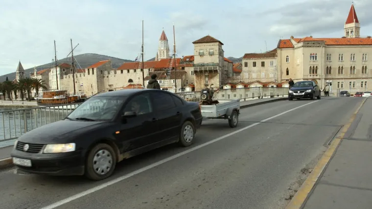 Prijeti prometni kaos, stručnjaci i policija na terenu
