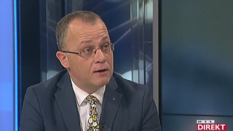 Hasanbegović u Direktu otkrio &scaron;to će raditi u HNK-u i kako mu se svidjela predstava Olivera Frljića: 'Bilo mi je zanimljivo vidjeti me kako izgledam sa svinjskom glavom'