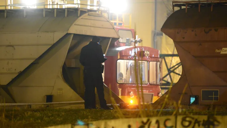 Svakodnevno prolaze ispod rampe i hodaju preko tračnica riskirajući život: na istom mjestu nedavno je poginuo dječak