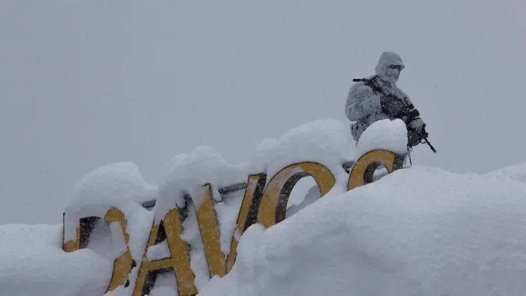 Davos u znaku snijega, Papine poruke o 'odgovornost' i produbljenja jaza