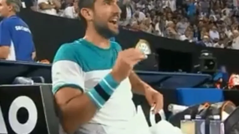 'Za&scaron;to ovo meni uvijek rade!? Za&scaron;to! Je*em ti mater u pi*ku'