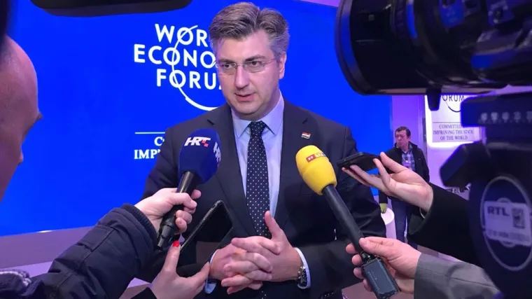 Plenković kaže da Hrvatska jo&scaron; uvijek razmatra ponude borbenih zrakoplova, Trumpov govor u Davosu ocijenio 'očekivanim'