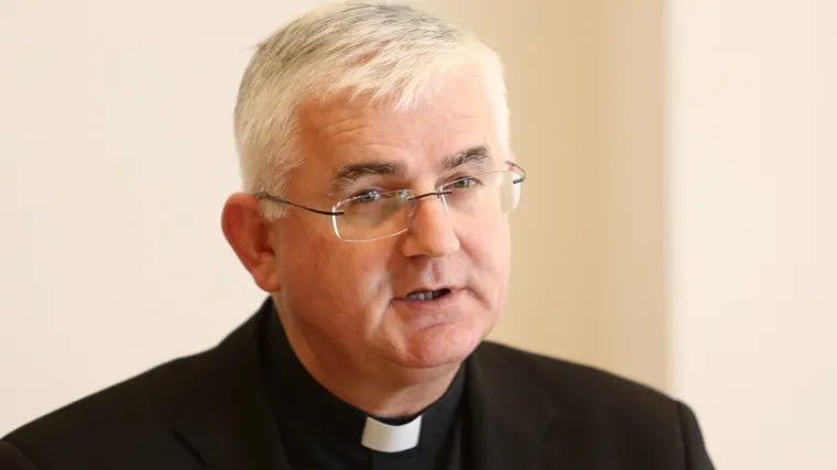 Mons. Uzinić o 'kradljivcima majčinstva': 'To su oni koji nameću rad nedjeljom i majke s djecom pretvaraju u odnos proizvođača i robe'