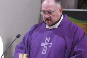 Ima auto, motocikl, igra golf i putuje po svijetu, a ne zna se gdje su novci