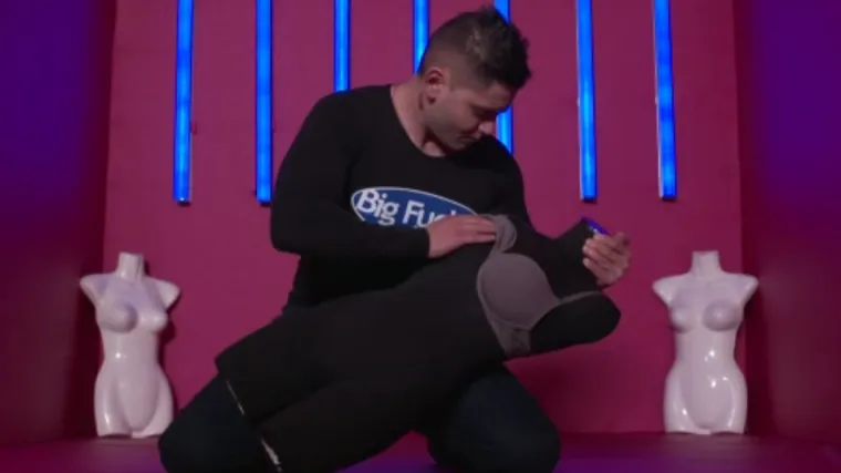 Otkriveno da se protiv njega vodi sudski proces za pedofiliju