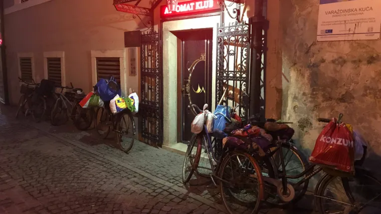 Varaždinski vijećnik uz fotografiju automat kluba objavio zastra&scaron;ujuću poruku: 'Novac za socijalnu pomoć zavr&scaron;ava u kockarnicama'