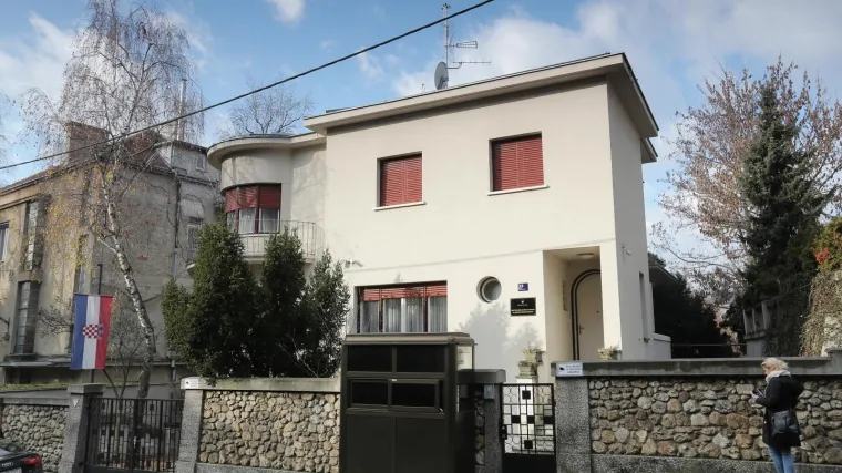 Država prodaje 12 nekretnina: na bubnju i biv&scaron;a rezidencija Stjepana Mesića