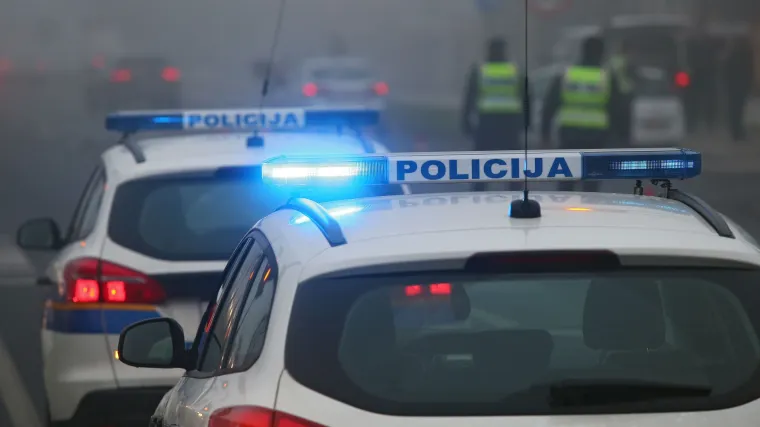 Te&scaron;ka prometna nesreća u Zagrebu: motociklom naletio na ženu, preminula na licu mjesta