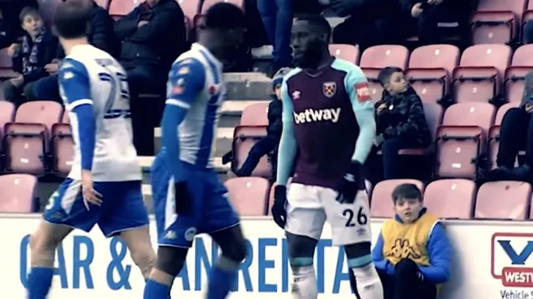 Sramotno pona&scaron;anje osudio i njegov trener