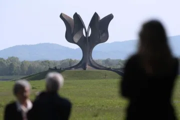 'U Srbiji i u Hrvatskoj postoje slične sklonosti novog pisanja povijesti, a desničari odlično surađuju'