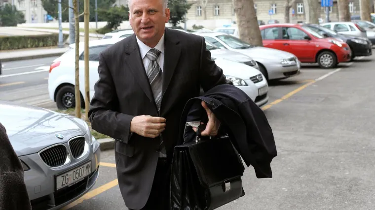 Policija ga je uhvatila pijanog za volanom