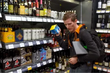 Internet u šoku nakon što je tip bez ikakvih problema ukrao higijenske uloške iz Amazon Go dućana