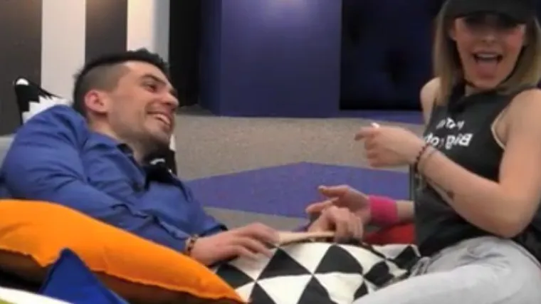 Može li netko pasti na: 'Ti si neobična, a obična'?