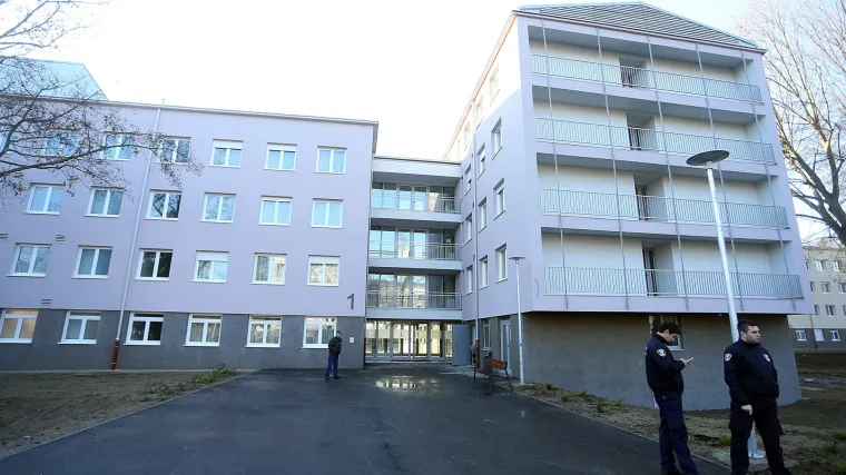 'Za&scaron;to onda imamo struju, mogli su nam i utičnice maknuti!': neki studenti zgroženi zabranama, ima i onih koji 'jo&scaron; pamte lanjski požar'