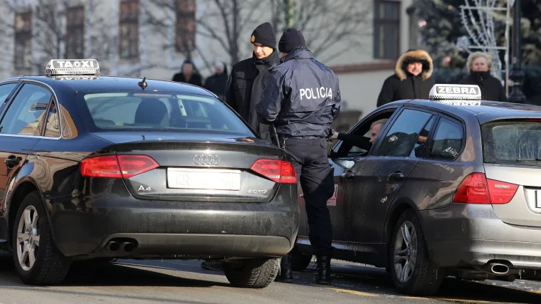 Policija traga za mladićima koji su na okrutan način htjeli doći do novca