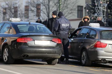 Policija traga za mladićima koji su na okrutan način htjeli doći do novca