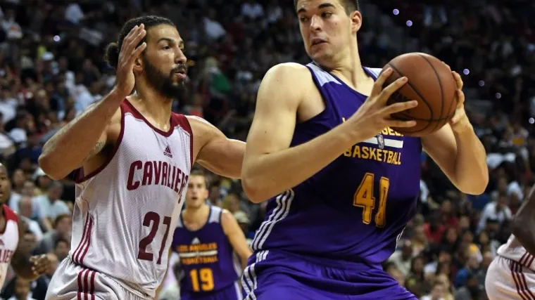 Ivica Zubac ima sjajne prosjeke u G ligi, a blokade su mu spektakl