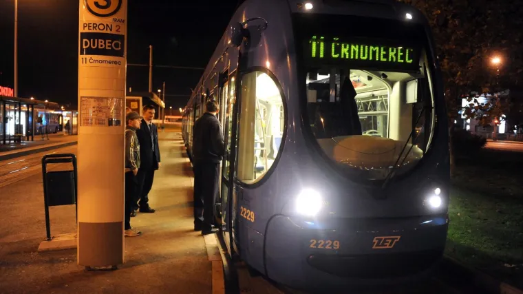 Osmica iskočila iz tračnica, čak pet linija mijenja trasu