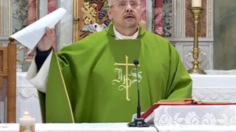 Pobuna vjernika protiv župnika kod Križevaca: traže njegovu smjenu optužujući ga za rastro&scaron;nost, on im danas na misi odgovorio