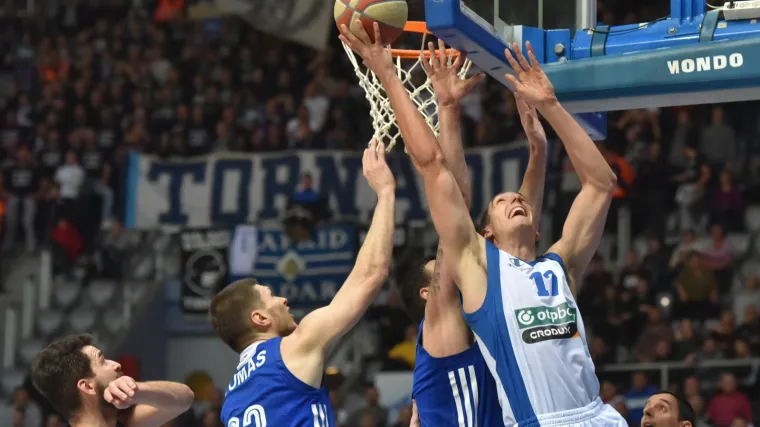 Domaći ko&scaron;arka&scaron;i vodili i 18 razlike, ali onda su se opustili i umalo sve prokockali