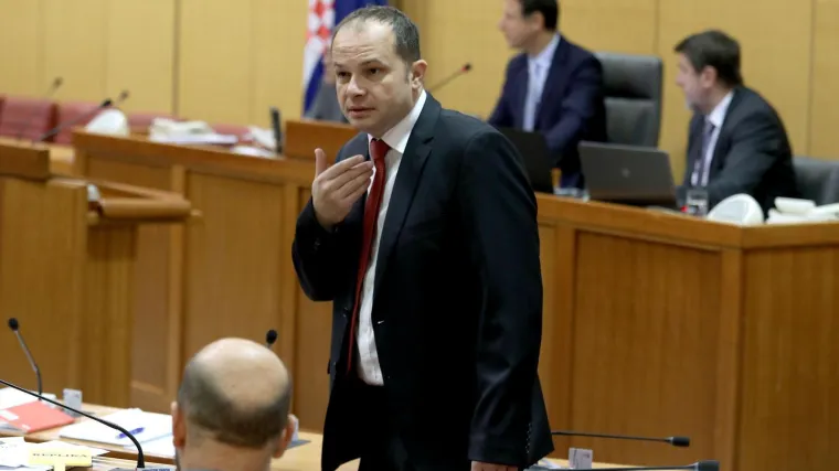 SDP-u PRIJETI RASCJEP: 'Ovoj stranci ne treba samo novi program nego potpuni reset'