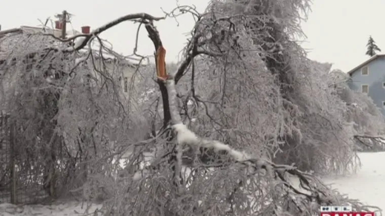 Velike količine snijega odsjekle Hrvatsku, problemi u prometu od sjevera do juga zemlje: u Gračacu ledena apokalipsa