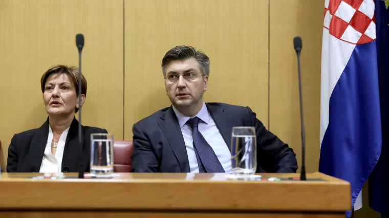 Hoće li ministrica Dalić preživjeti krizu oko Agrokora? Oporba traži obračun u Saboru, premijer ni ne pomi&scaron;lja doći