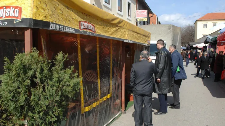 'Predlažem i da rastavljaju brakove, samo još to ne rade'