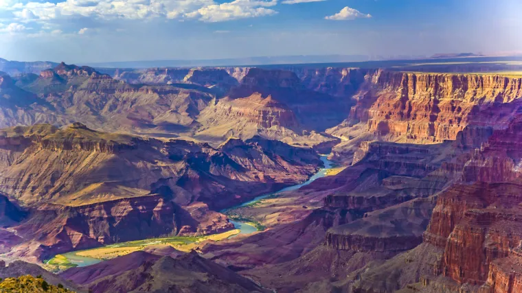 Najmanje troje poginulih u padu helikoptera u Grand Canyonu