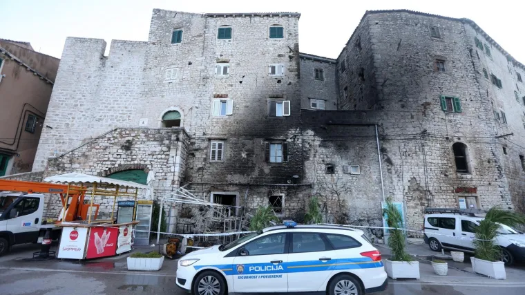 Posvađao se zbog računa za piće pa zapalio kafić