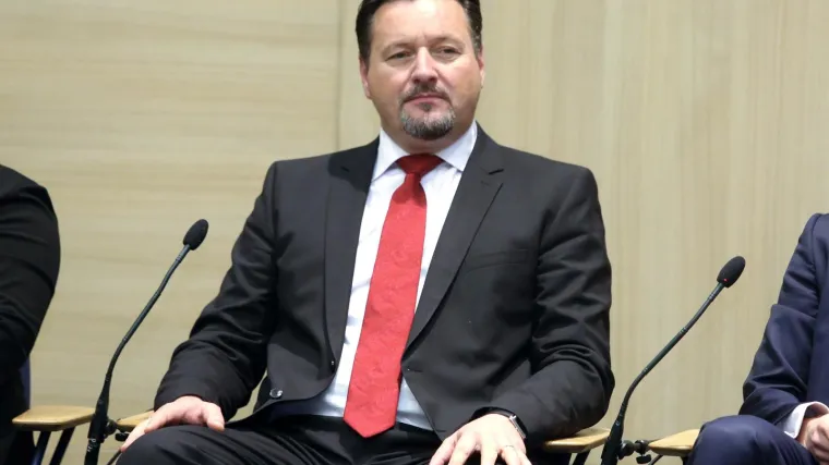 Za godinu dana i 38 milijuna kuna, uvodi plaćanje karticama u državnu upravu