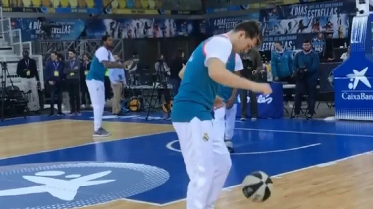 Ronaldo, vidi&scaron; li ovo? Čudo od tinejdžera pokazalo par trikova