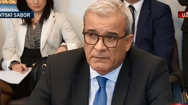 'Priznajem, napravio sam milijun grešaka. Ali, poslali ste me u nuklearku pred eksplozijom i govorili: Sveti Ante, spasi nas!'