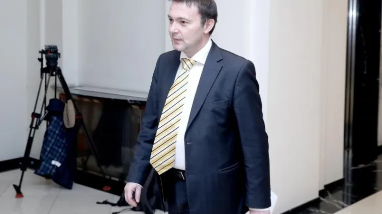 Bačić: 'Većina je stabilna'; Bauk: 'Ovo je poraz vladajućih'