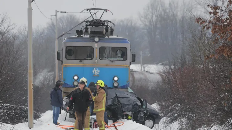 Nakon tragedije s vlakom oglasio se i ministar: Butković otkrio planove o pružnim prijelazima