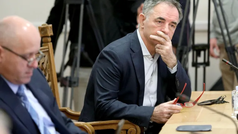 Vlada za RTL potvrdila da za sada ne predviđa promjenu pravnog statusa srpskih zajednica