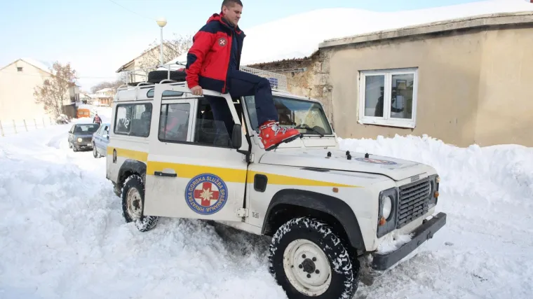 HGSS spasio dvoje zarobljenih planinara