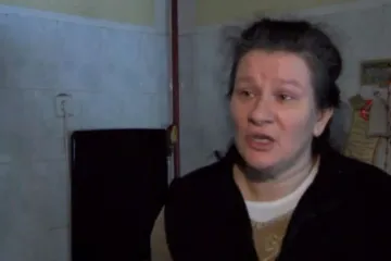 'Gledala sam kako vezan povraća krv i guši se'