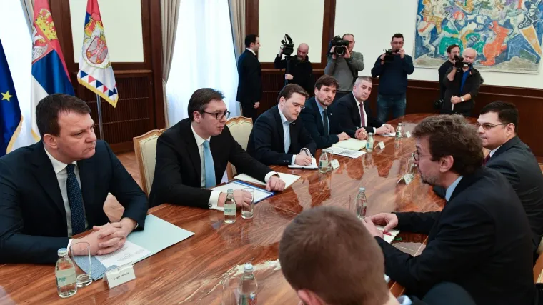 Vučić primio predstavnike hrvatske nacionalne manjine u Srbiji, obitelji nestalih: 'Ne vraćamo se bez arhiva JNA!'