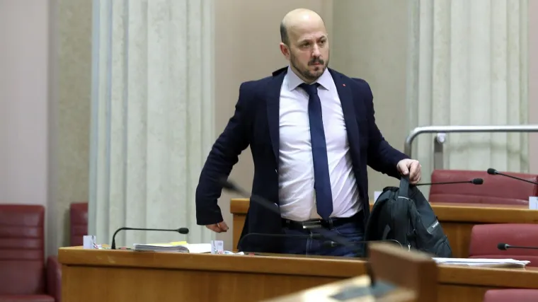 Maras iz mračne Sabornice: 'Sabor ne radi jer HDZ nije htio raspravu o Ramljaku i Dalić ovaj tjedan'