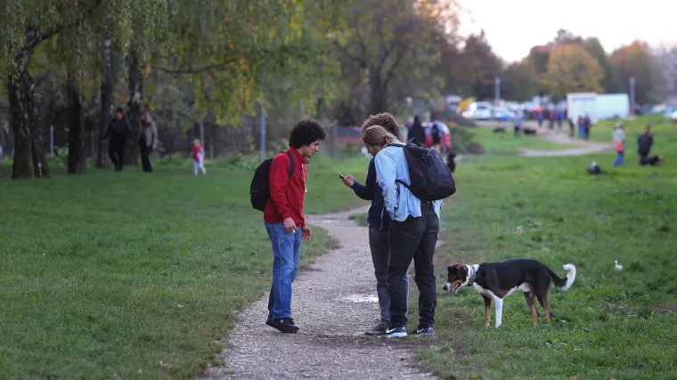 Neuređeni prostor duž trase nekada&scaron;njeg Samoborčeka postat će park? Grad već počeo s gradnjom prometnice