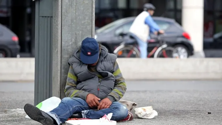 Beskućnici počeli uzimati beskućnicima: jedan u Puli 'preuzeo' skloni&scaron;te i počeo ga naplaćivati