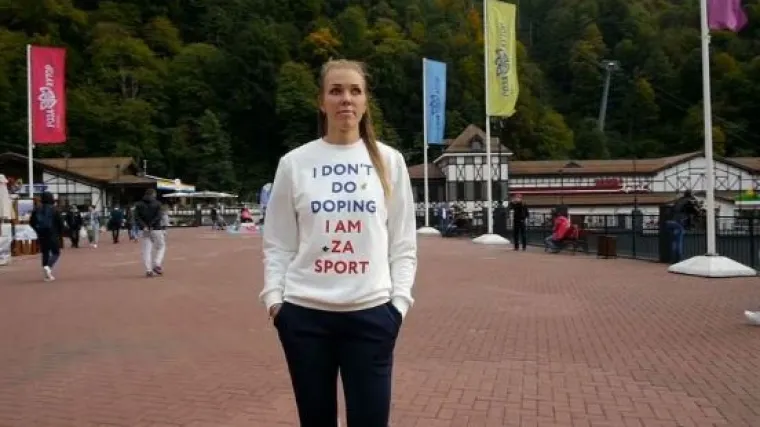 Ruska olimpijka postala predmet sprdnje: pozirala u majici 'Ja se ne dopingiram' pa pala na testu