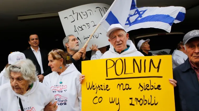 Poljska odgađa primjenu spornog zakona o holokaustu