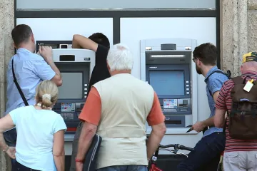  'Dobila sam karticu s odgodom plaćanja i isti dan sam pretjerala. U banci su me promatrali u čudu'