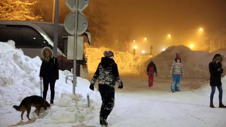 Nakon &scaron;to je stigla vojska, Zagreb također &scaron;alje pomoć