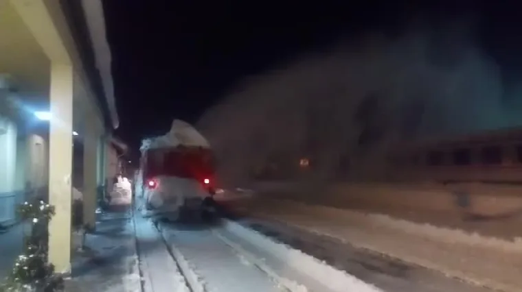 HŽ novinarima na pruzi 'pokazali' da je sve prohodno: demantirale ih snimke sindikata