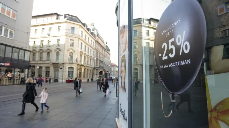 Službeno potvrđeno da nas varaju: inspekcija potvrdila trgovačke igre sa sniženjima!