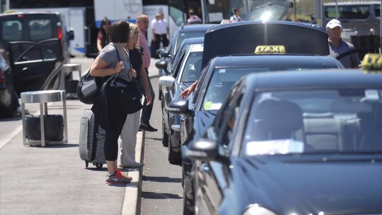 Sudovi presuđuju: Uberovi vozači nezakonito taksiraju po Hrvatskoj