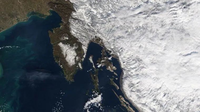 Da se smrzne&scaron;: satelitska snimka zabilježila prodor ledene hladnoće u Hrvatsku!